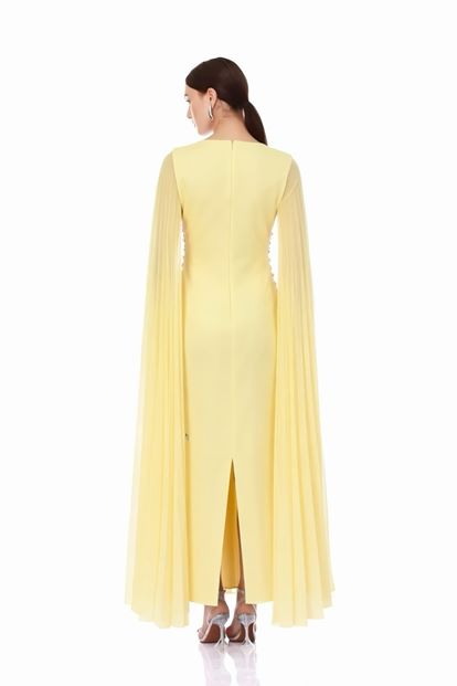 Sarı Pelerin Detaylı Nakışlı Abiye Elbise